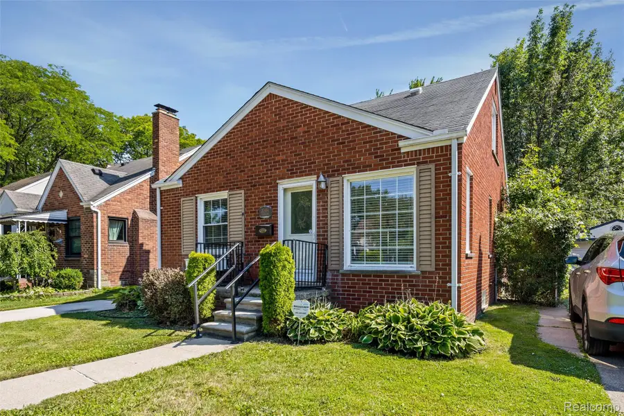 20934 Hunt Club Drive, Harper Woods, MI 48225 - #2