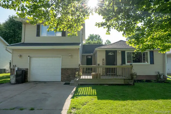 108 Carolina Avenue, Marysville, MI 48040