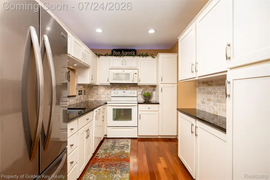 17955 University Park Drive, Livonia, MI 48152 - #2