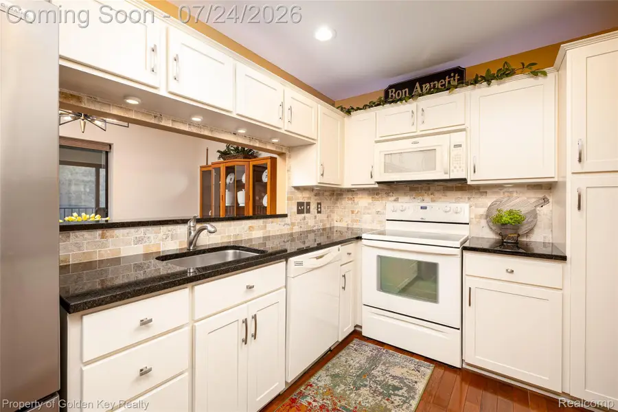 17955 University Park Drive, Livonia, MI 48152 - #3