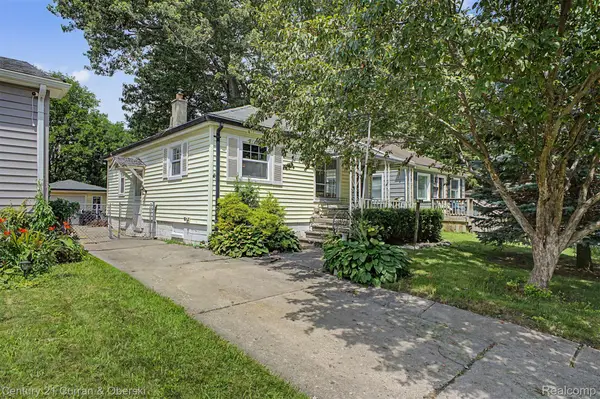 15979 Norborne, Redford, MI 48239