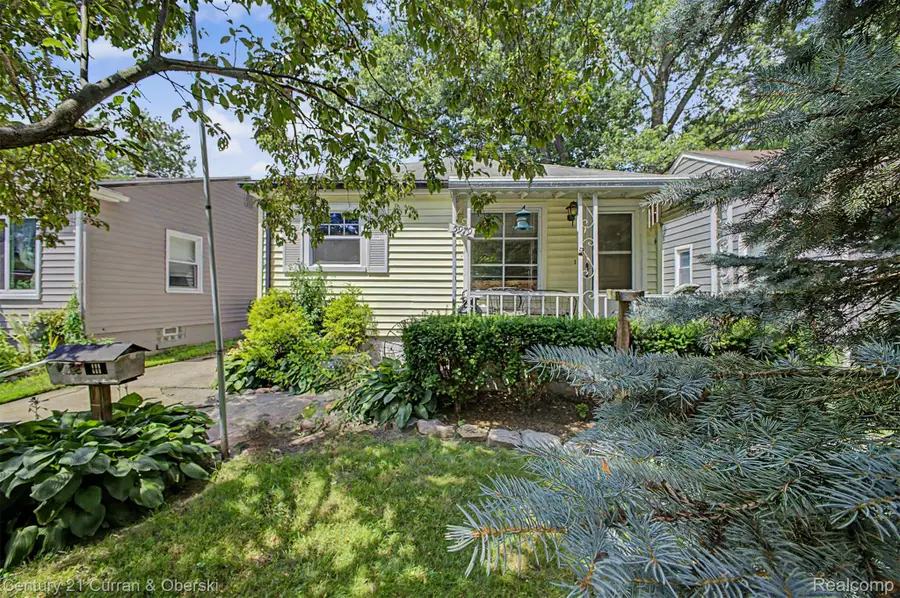15979 Norborne, Redford, MI 48239 - #3
