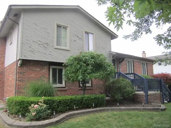42039 Merrimac Circle, ClintonTownship, MI 48038