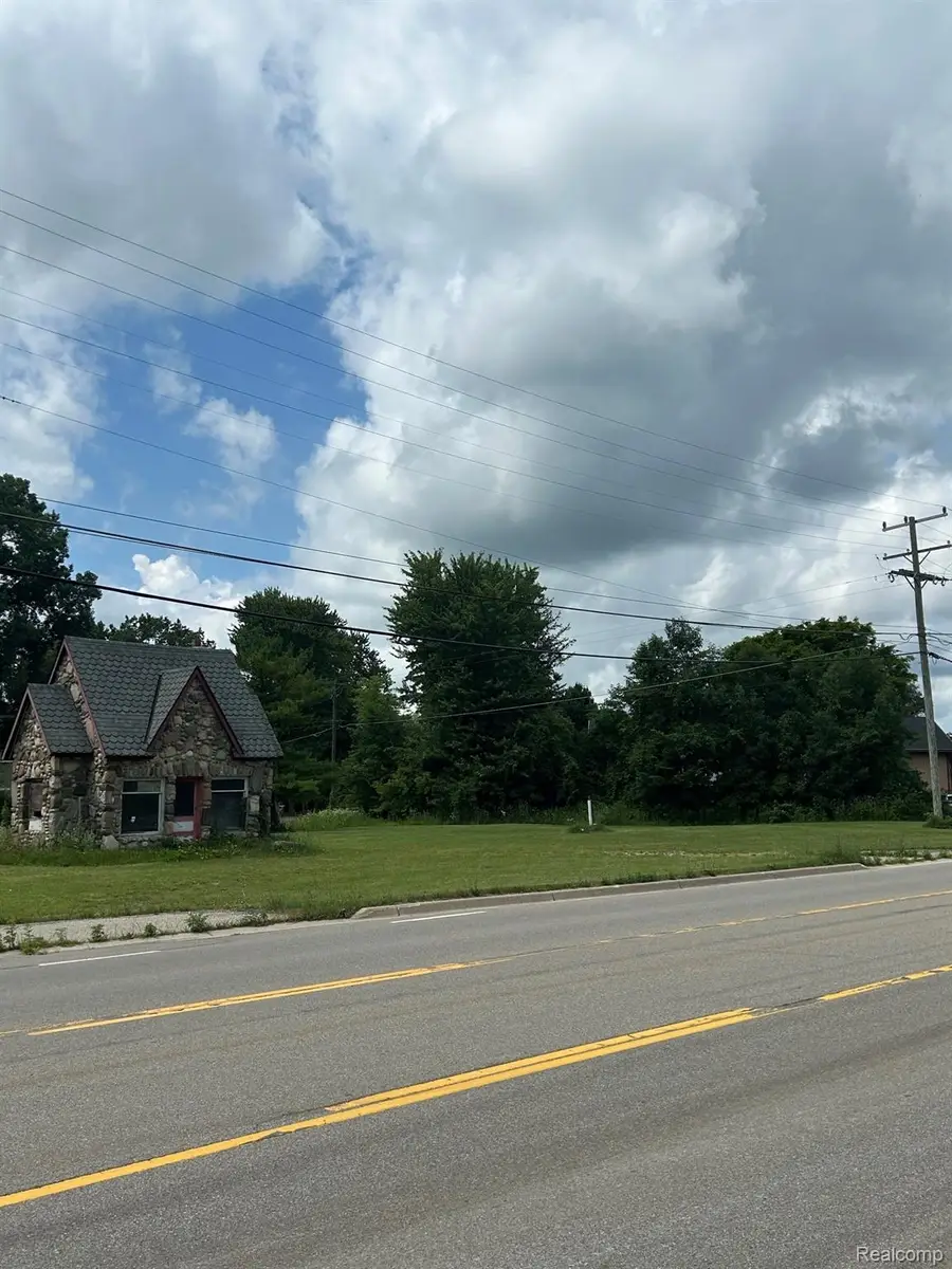 5027 W Grand River Road, Fowlerville, MI 48836 - #3