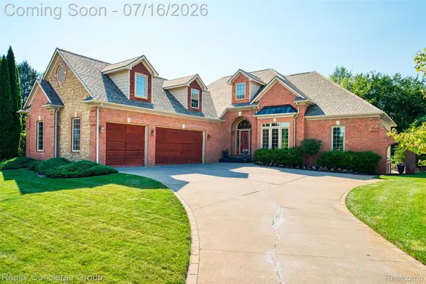 16366 Carrie Lane, Fenton, MI 48430