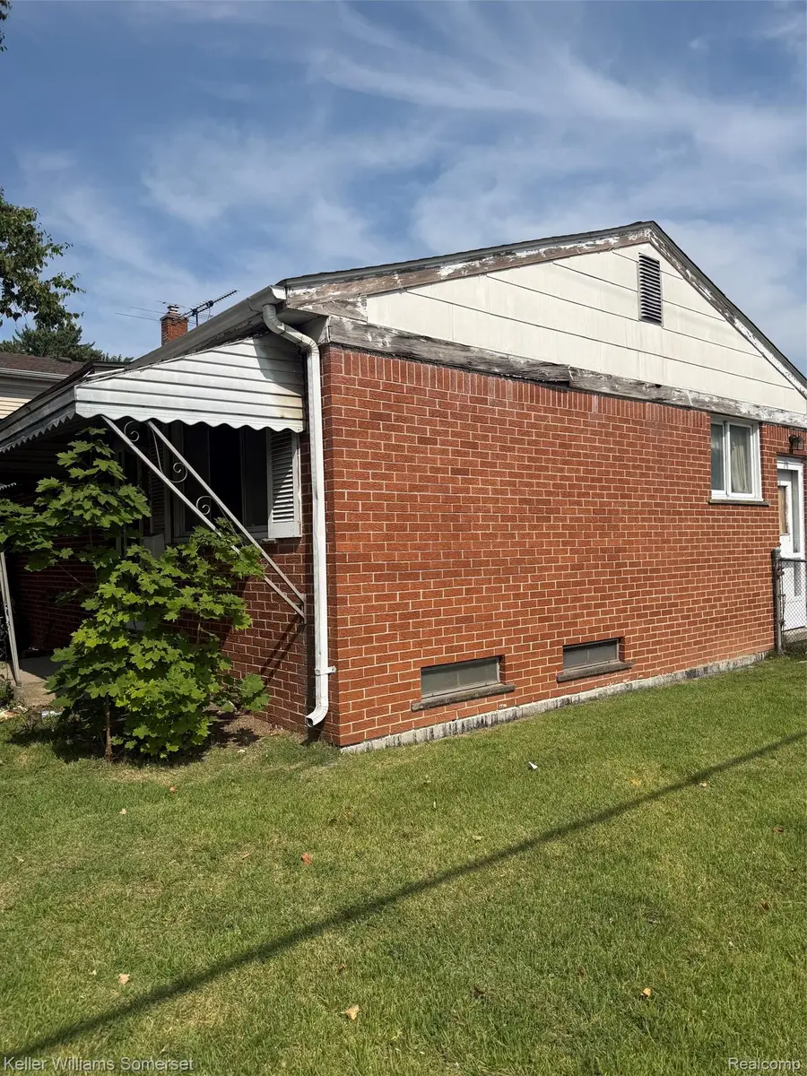 30714 Grandview Avenue, Westland, MI 48186 - #3