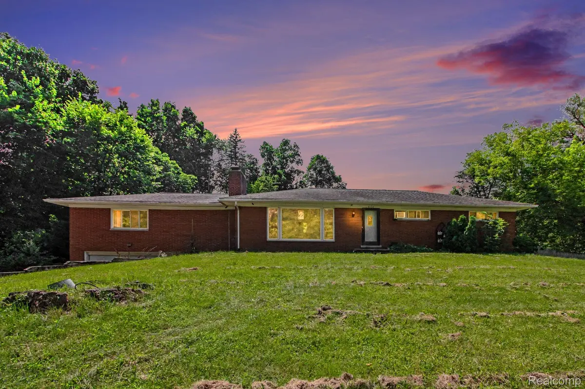 1131 Lake Lane Drive, White Lake, MI 48386 - #1