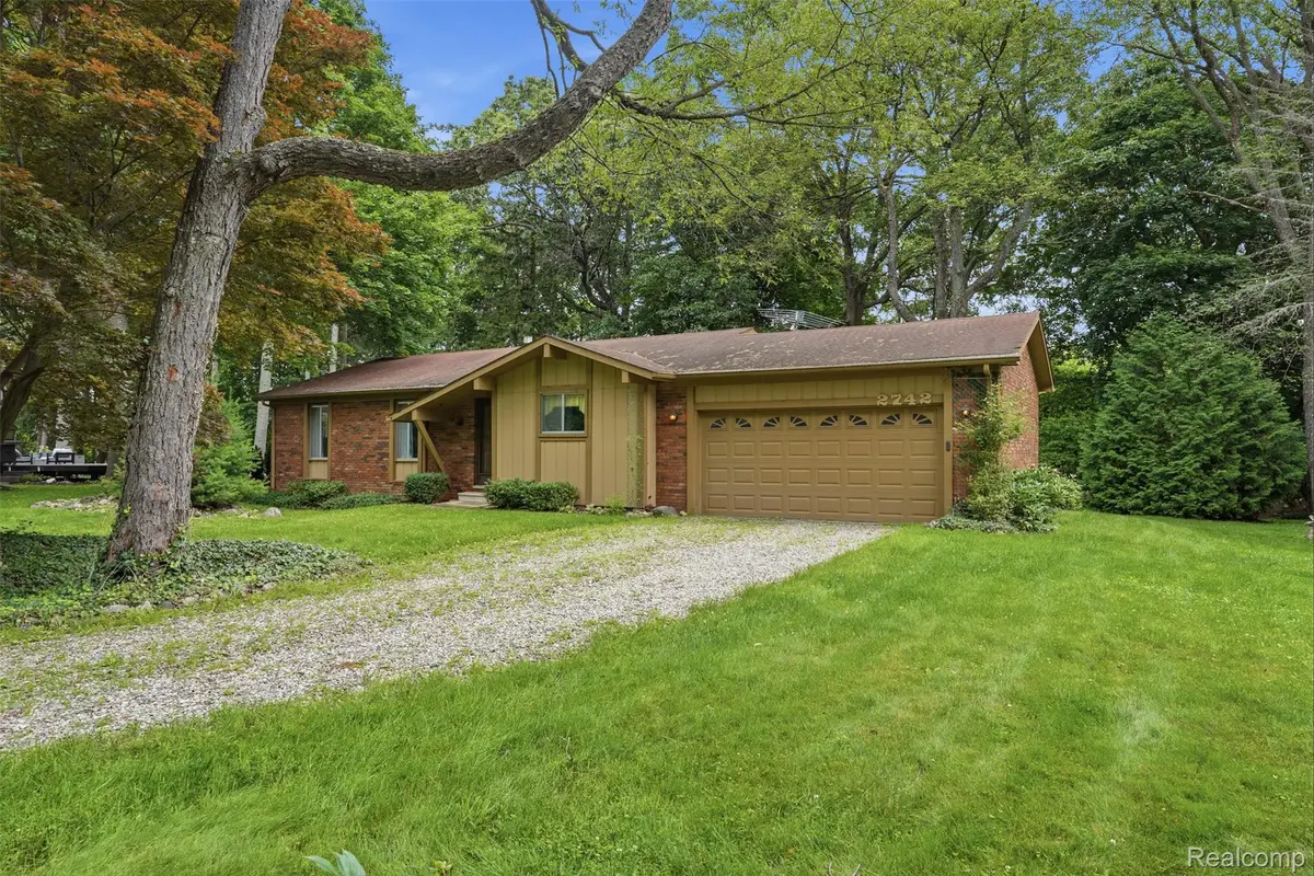 2742 Parkway Place, Hartland, MI 48353 - #1
