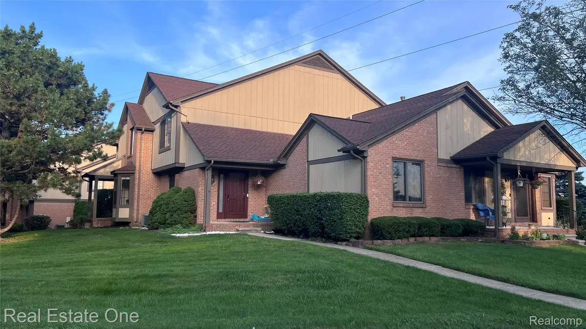 66 Meadow Wood Drive, Rochester Hills, MI 48307 - #1