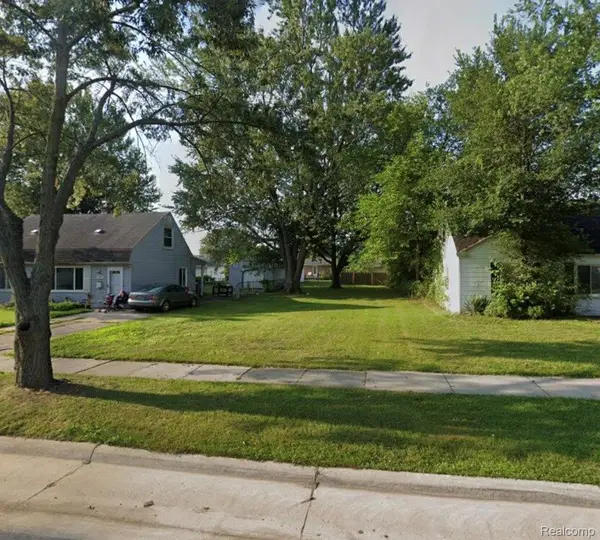 17090 Lincoln Avenue, Eastpointe, MI 48021