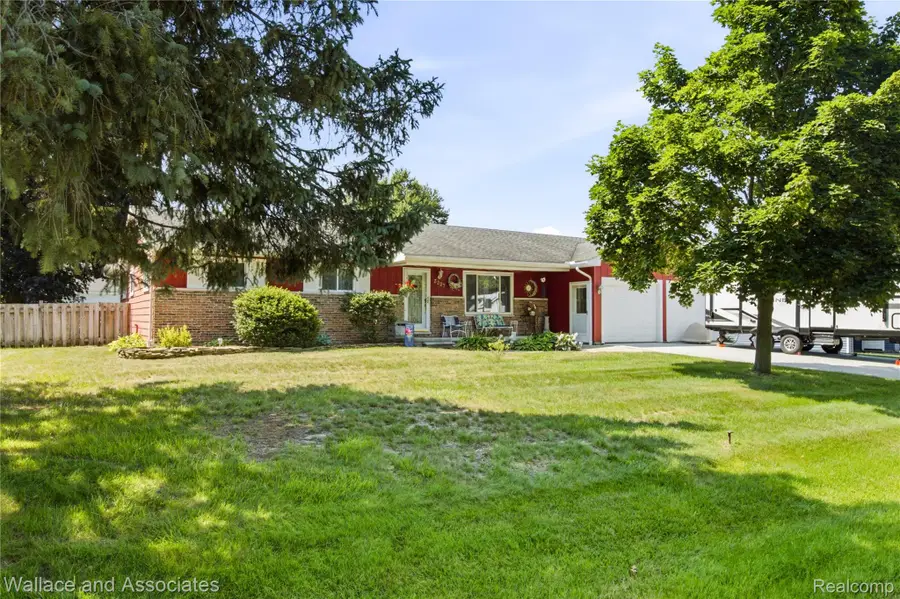 3227 N Shoreview Drive, Fort Gratiot, MI 48059 - #2