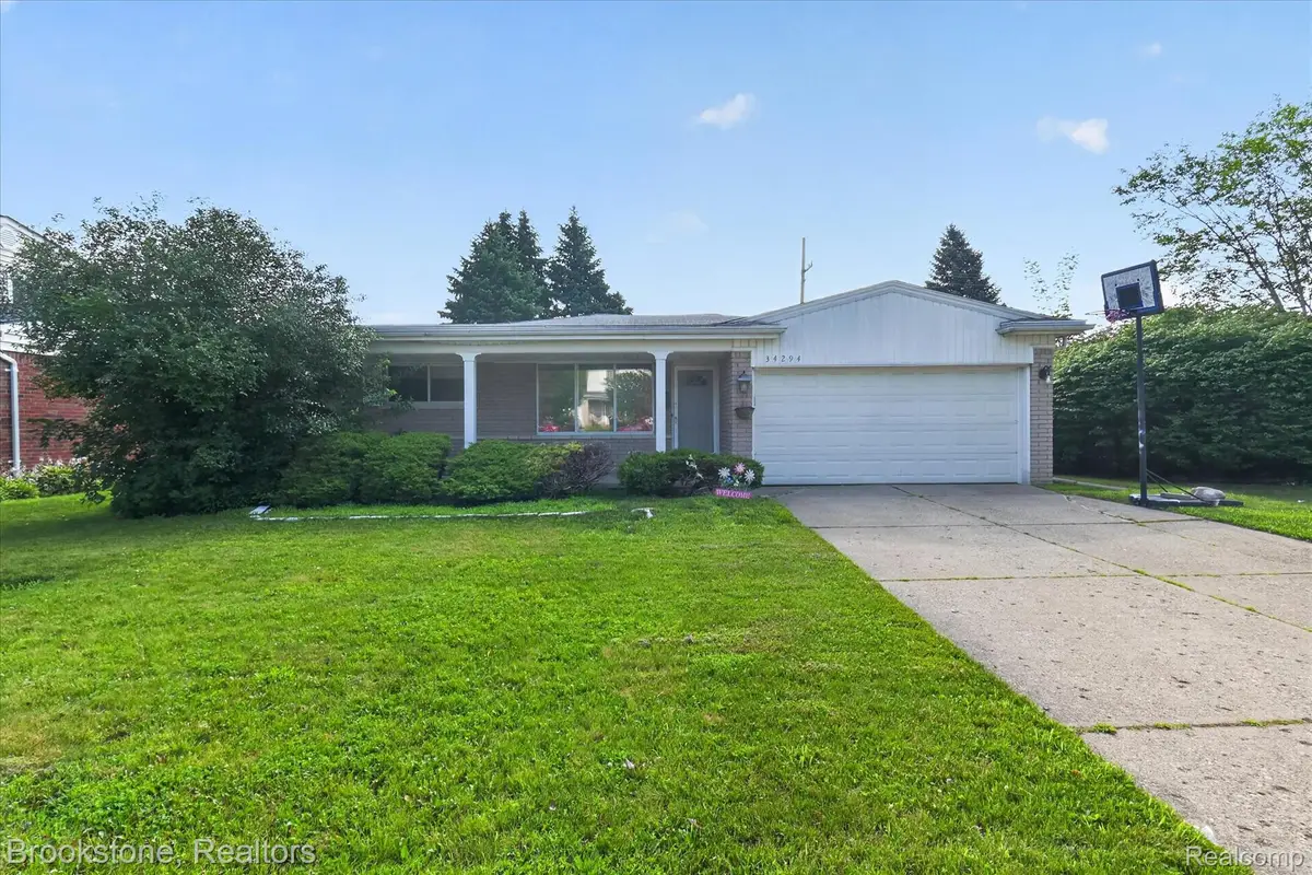34294 Greentrees Road, Sterling Heights, MI 48312 - #1