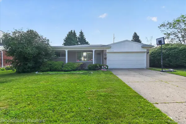 34294 Greentrees Road, SterlingHeights, MI 48312