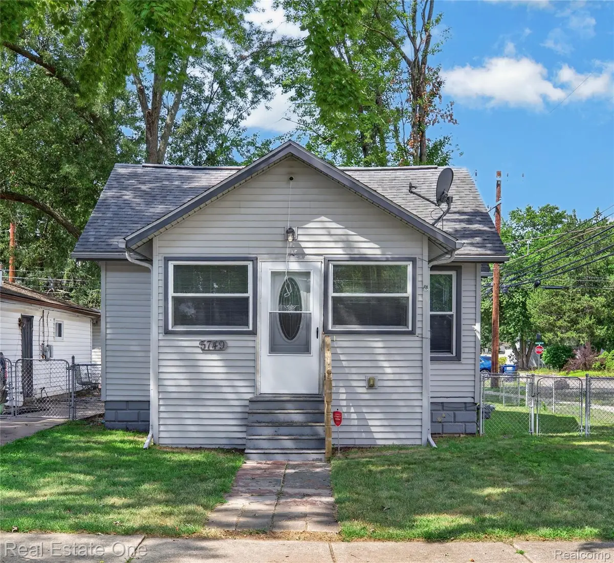 5749 Wilmer Street Nw, Westland, MI 48185 - #1