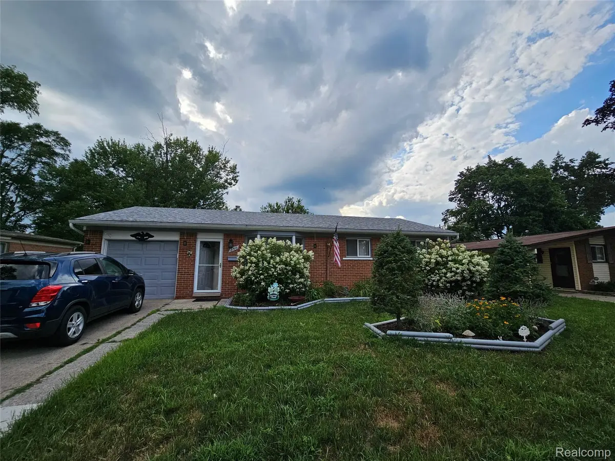 348 S Byfield Street, Westland, MI 48186 - #1