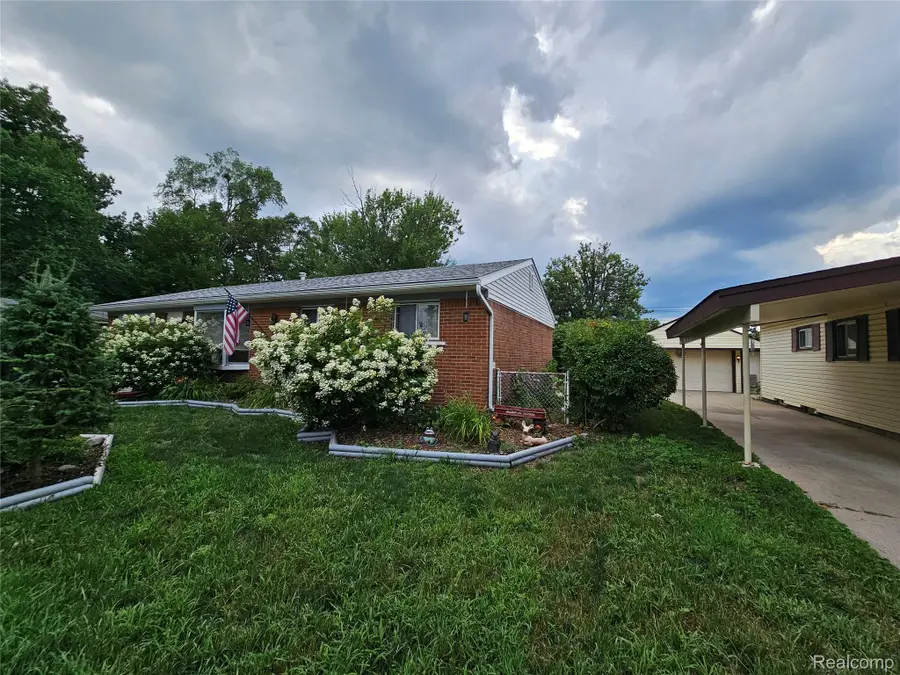 348 S Byfield Street, Westland, MI 48186 - #2