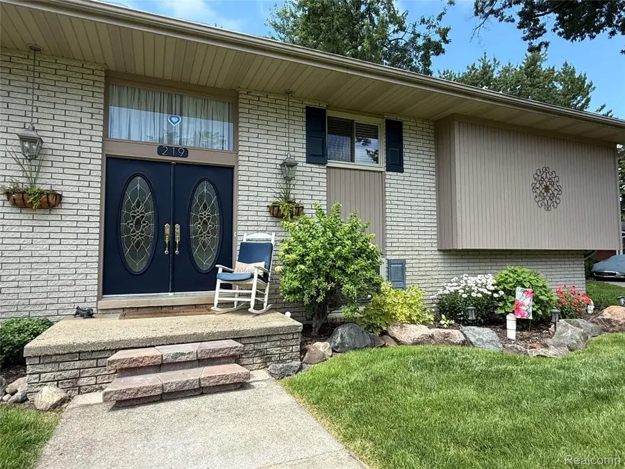 219 Hurondale Drive, White Lake, MI 48386 - #3