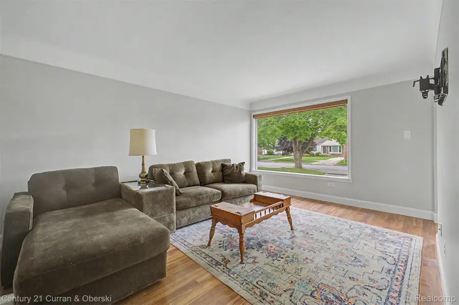 9952 Park Avenue, Allen Park, MI 48101 - #3