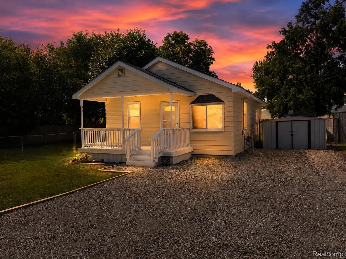 2112 E Scottwood Avenue, Burton, MI 48529 - #1