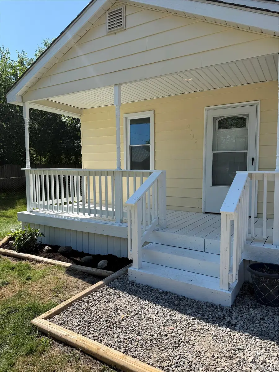 2112 E Scottwood Avenue, Burton, MI 48529 - #3