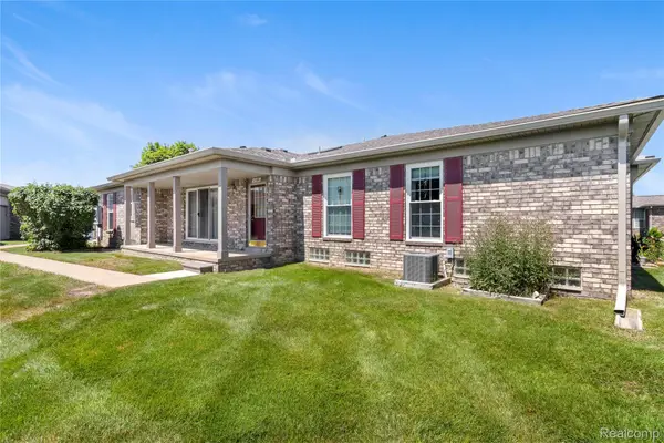 11186 Spruce Court, Washington, MI 48094