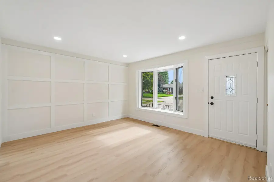 39420 Millington Drive, Sterling Heights, MI 48313 - #2