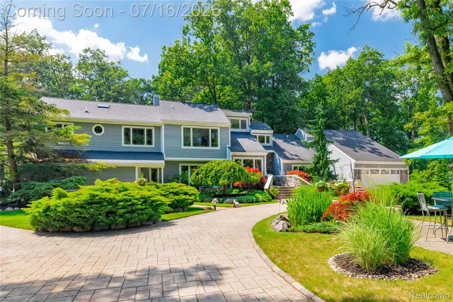 29474 East River Road, Grosse Ile, MI 48138 - #3