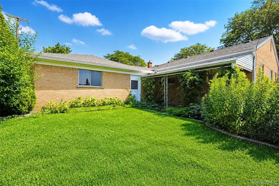 6627 Hawthorne Street, Garden City, MI 48135 - #3