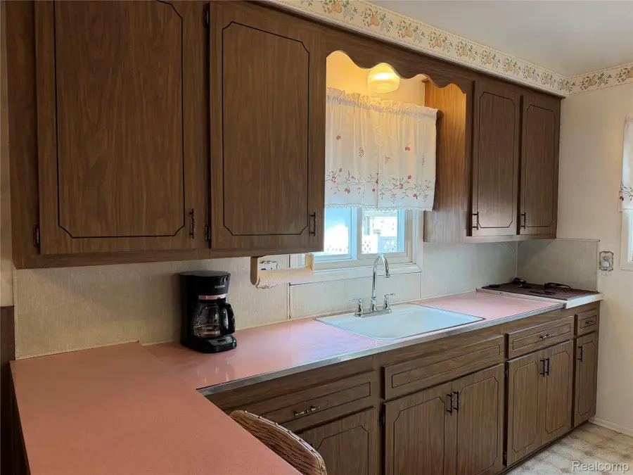32466 Avondale Street, Westland, MI 48186 - #2