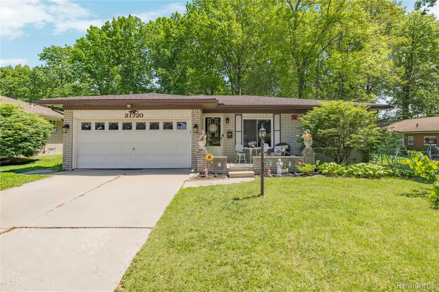31720 Kelly Road, Roseville, MI 48066 - #2