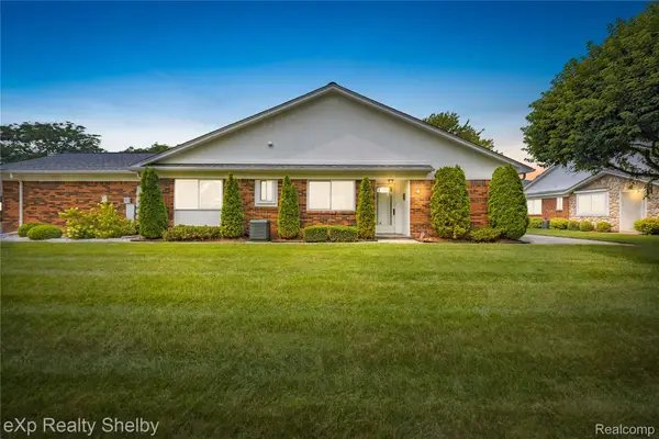 762 Country Club Drive, StClairShores, MI 48082