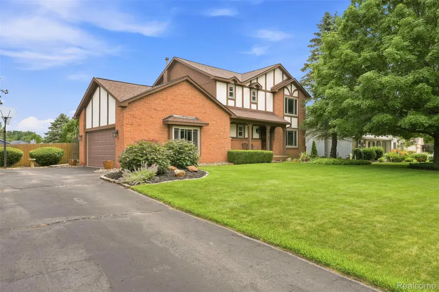 10780 Oxbow Lakeshore Drive, White Lake, MI 48386 - #2