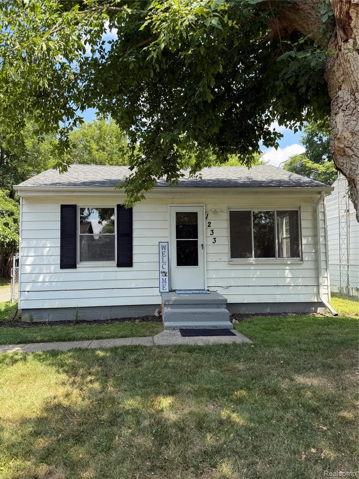 1233 Allen Street, Burton, MI 48529 - #1
