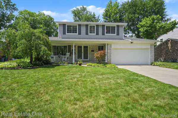 4255 Greensboro Drive, Troy, MI 48085
