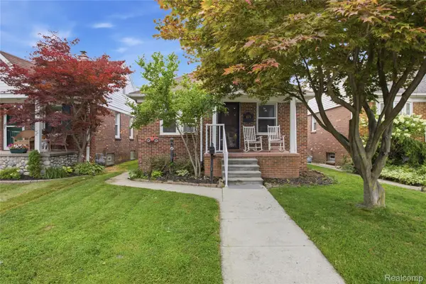 1070 Mollno Street, Wyandotte, MI 48192