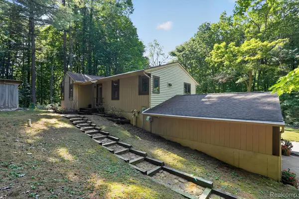 5361 Clark Road, Bath, MI 48808