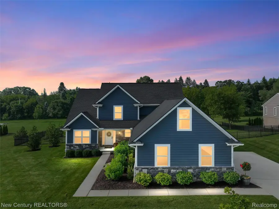 671 Braxwood Place, Milford, MI 48381 - #2
