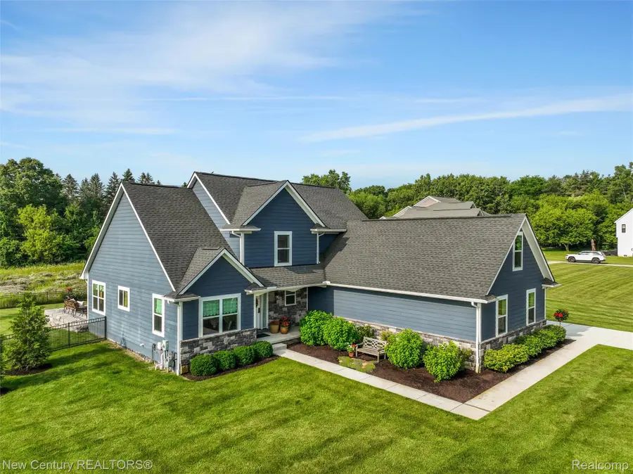 671 Braxwood Place, Milford, MI 48381 - #3