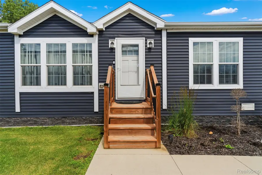 6450 Prince Boulevard, Fenton, MI 48430 - #2