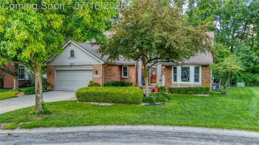 42790 Ledgeview Drive, Novi, MI 48377 - #2