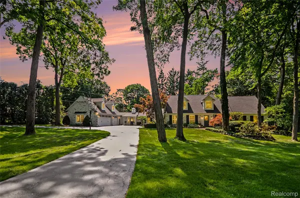 3780 Squirrel Road, BloomfieldHills, MI 48304