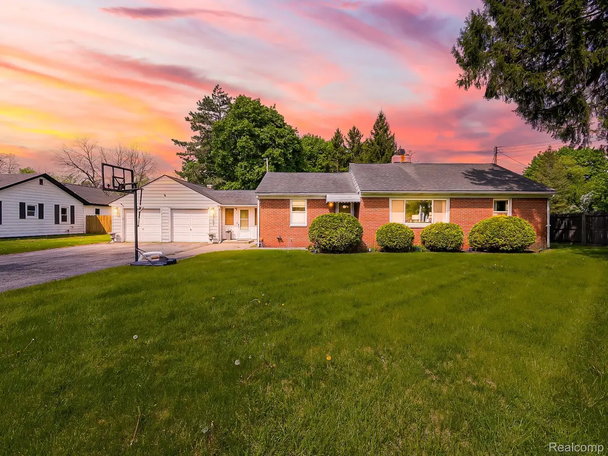 2751 Marlington Road, Waterford, MI 48329 - #1