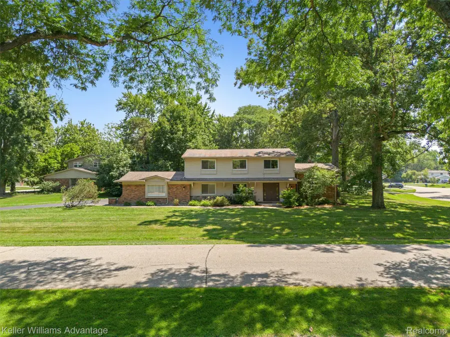 6711 Woodside Trail, West Bloomfield, MI 48322 - #2