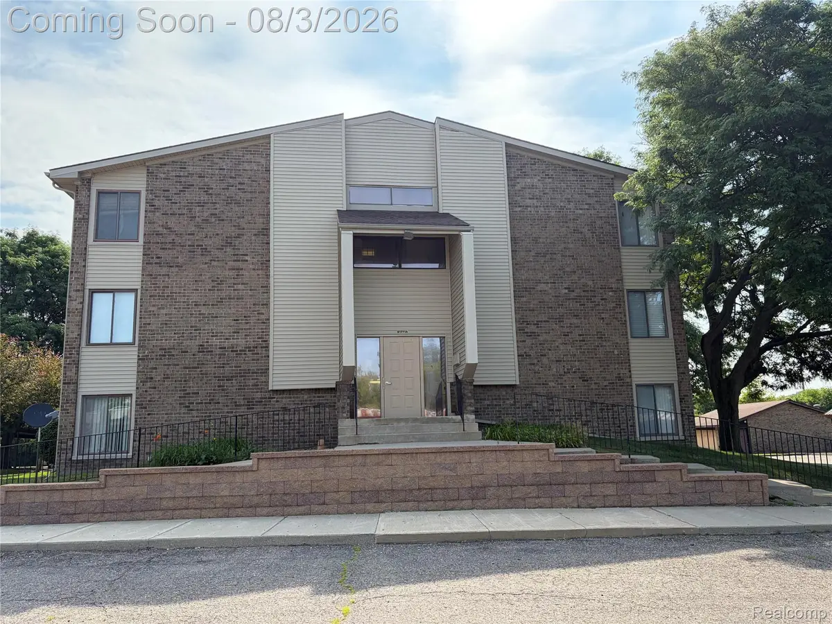 30445 W 14 Mile Road, Farmington Hills, MI 48334 - #1
