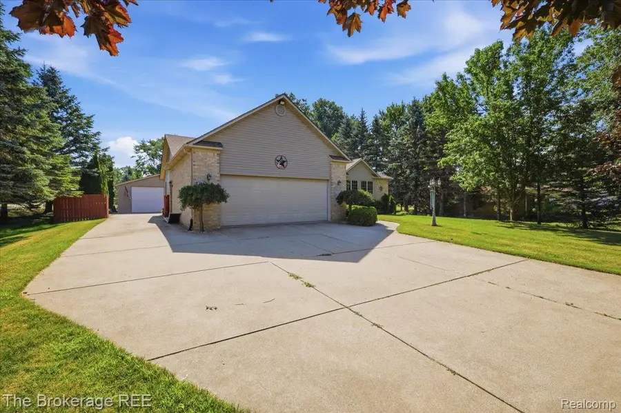 6057 Center Road, Grand Blanc, MI 48439 - #3