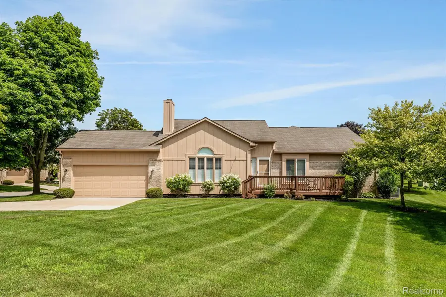 35144 Knollwood Lane, Farmington, MI 48335 - #2