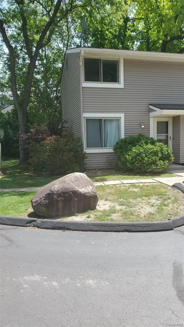 616 Rickett Road, Brighton, MI 48116
