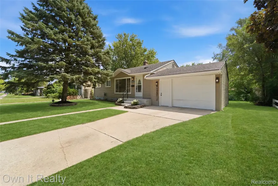 32203 Glen Street, Westland, MI 48186 - #2