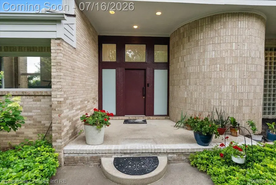 4948 Champlain Circle, West Bloomfield, MI 48323 - #3