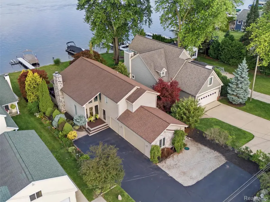 2314 N Duck Lake Road, Highland, MI 48356 - #3